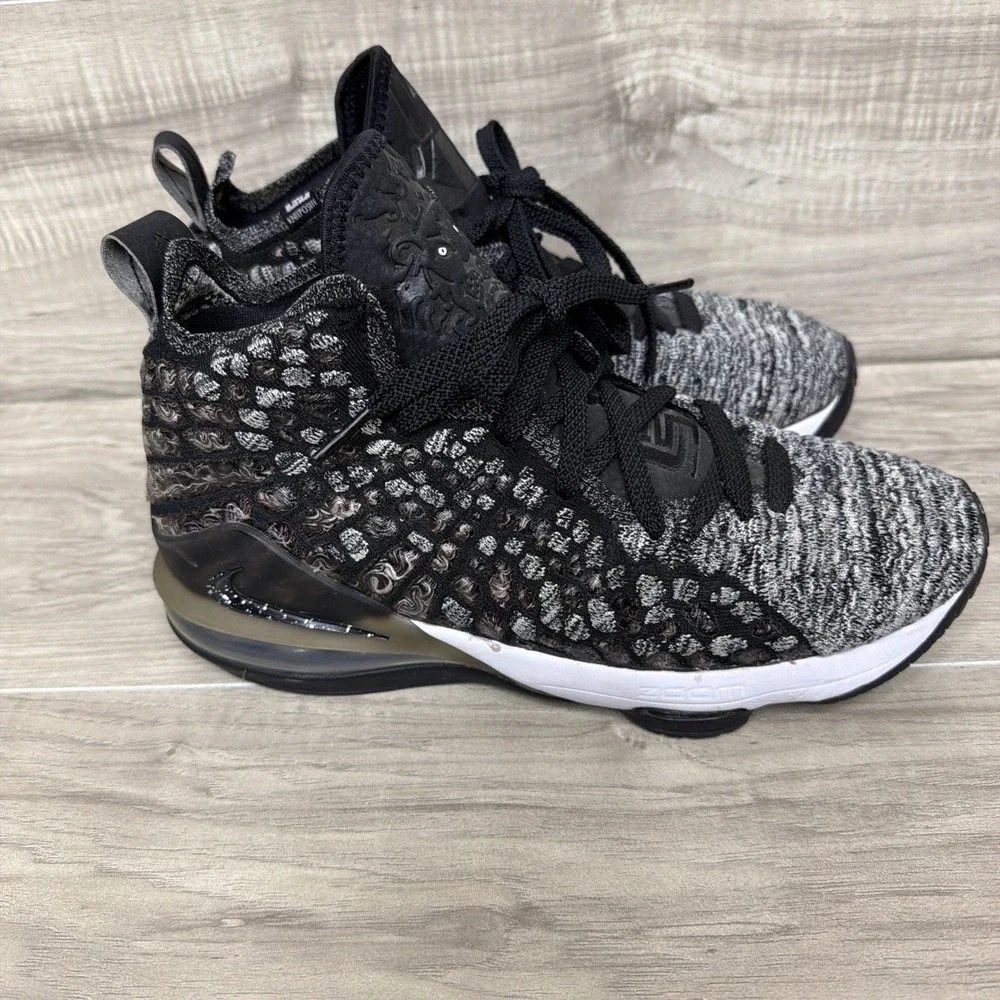 Nike LeBron 17 Boys Size 6.5Y Black Athletic Running Basketball Shoes Oreo
